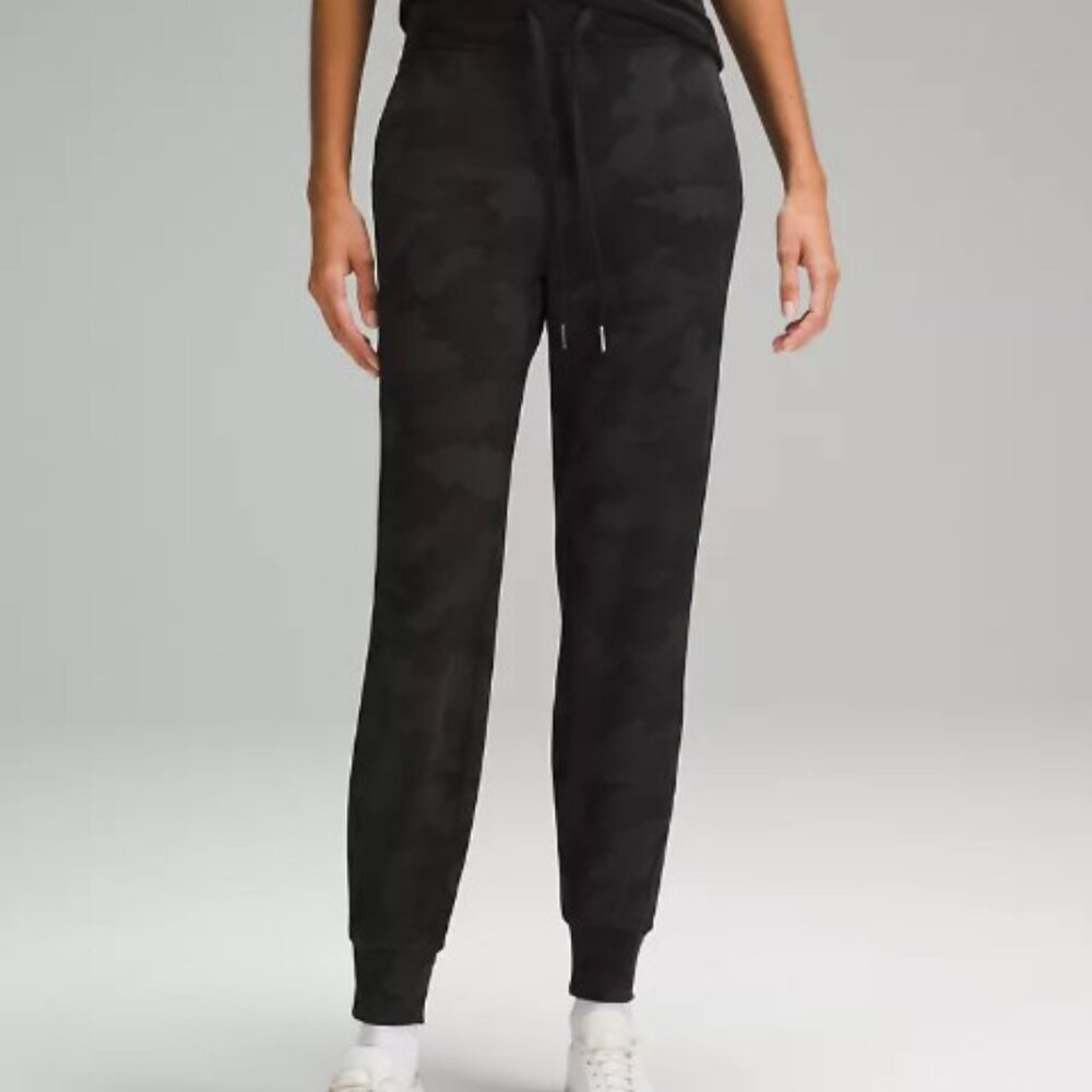 Women's Size 2 Lululemon Ready to Rulu High Rise Jogger, Full Length, Black Camo